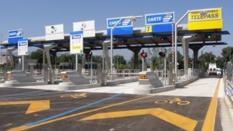 Autostrada a scrocco. Sulla A27 mancano 100.000 euro all'anno 