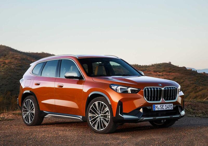 BMW X1 (2022-->>) (3)