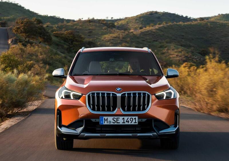 BMW X1 (2022-->>) (4)