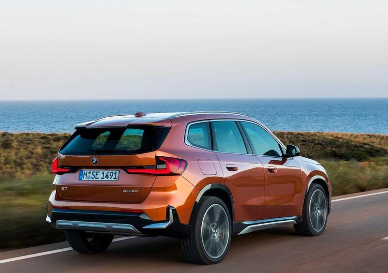 BMW X1 (2022-->>) (5)