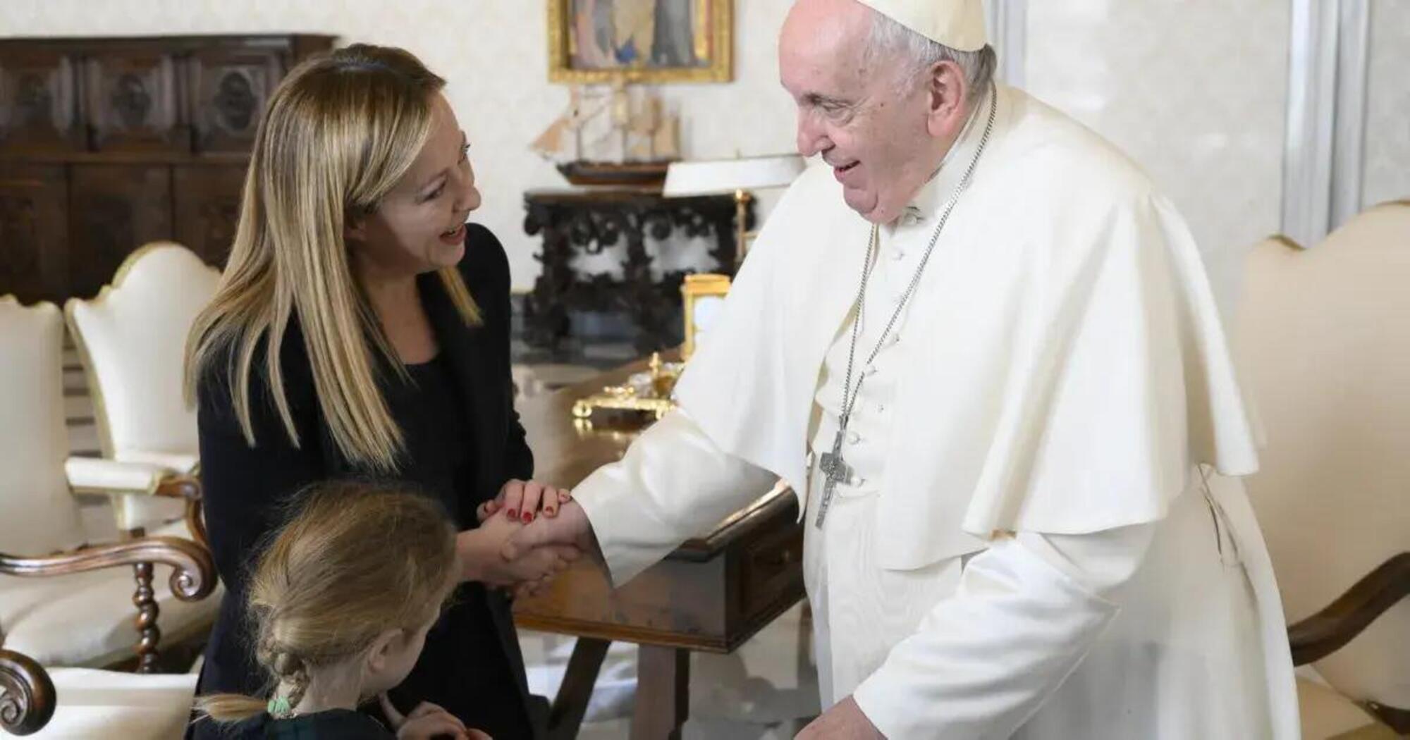 Papa Francesco, Giorgia Meloni e la figlia della premier Ginevra