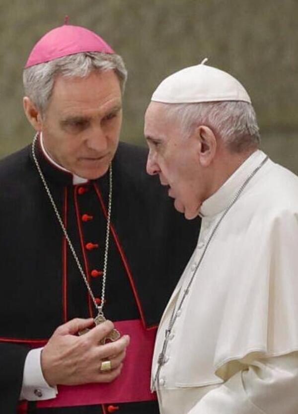 Padre Georg e il libro che mette in imbarazzo Bergoglio, Camillo Langone: &ldquo;Papa Francesco manca di umana sensibilit&agrave;. &Egrave; un Papa feroce&rdquo;