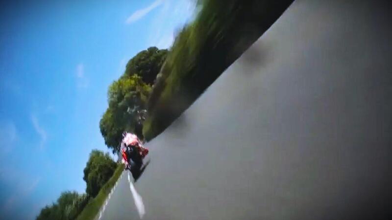 Michael Dunlop e John McGuinness si sfidano al TT, come diceva quell&#039;attore: &quot;What else?&quot; [VIDEO VIRALE]