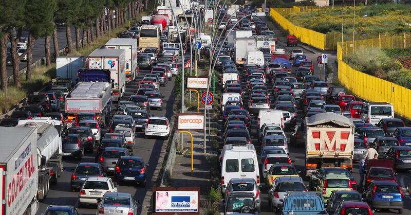 A Palermo si sta per 5 giorni l&rsquo;anno nel traffico: la classifica delle citt&agrave; pi&ugrave; ingolfate del mondo