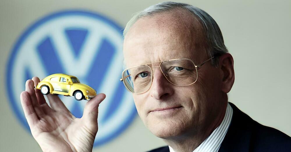 Volkswagen, addio a Carl Hahn il manager che fece del Maggiolino un&#039;icona pop