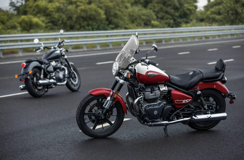 Royal Enfield Super Meteor 650 (2023 - 25) (2)