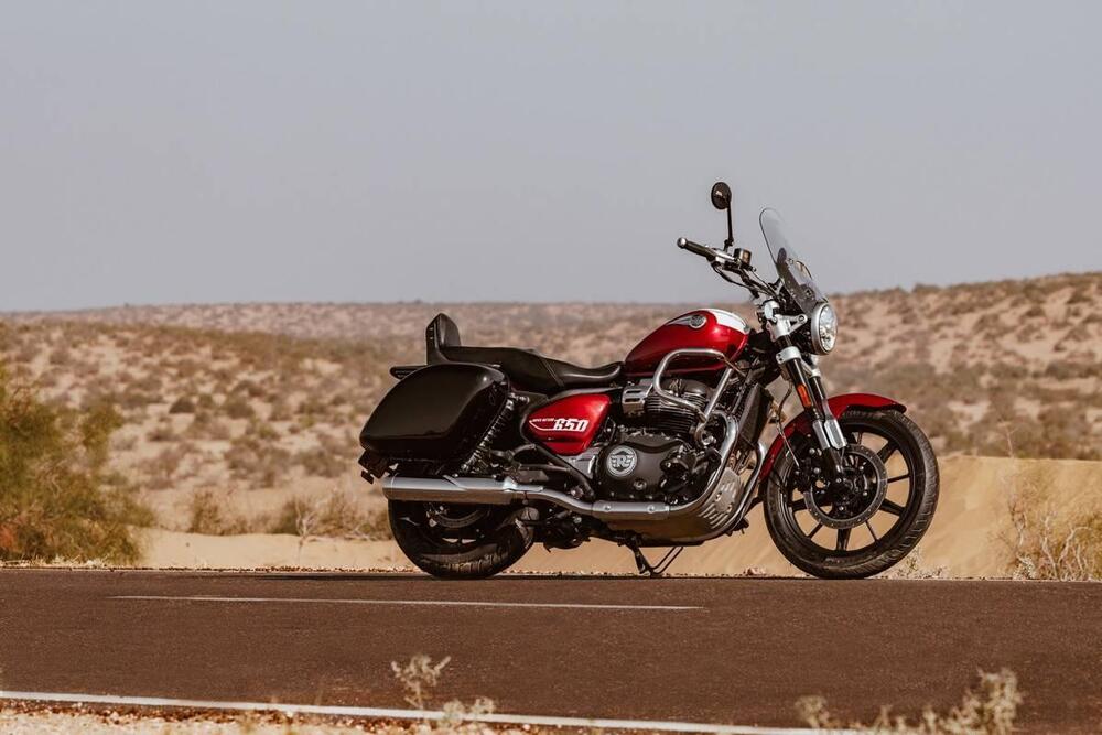 Royal Enfield Super Meteor 650 (2023 - 25) (5)