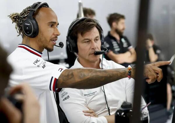 Rinnovo di contratto decennale con Mercedes in arrivo per Lewis Hamilton: la cifra &egrave; da far girare la testa