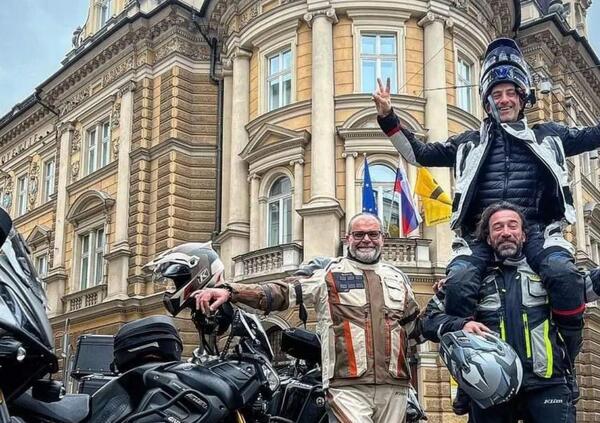 Le Iene tornano dal viaggio in moto in Ucraina, Zignoli: &ldquo;Ho avuto un attacco di panico&rdquo;