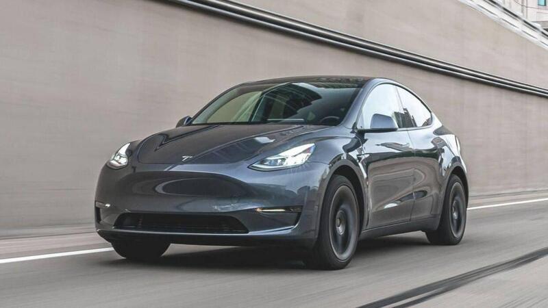 Scende in campo (con lo sconto) e le ha tutte contro: Tesla Model Y top e flop