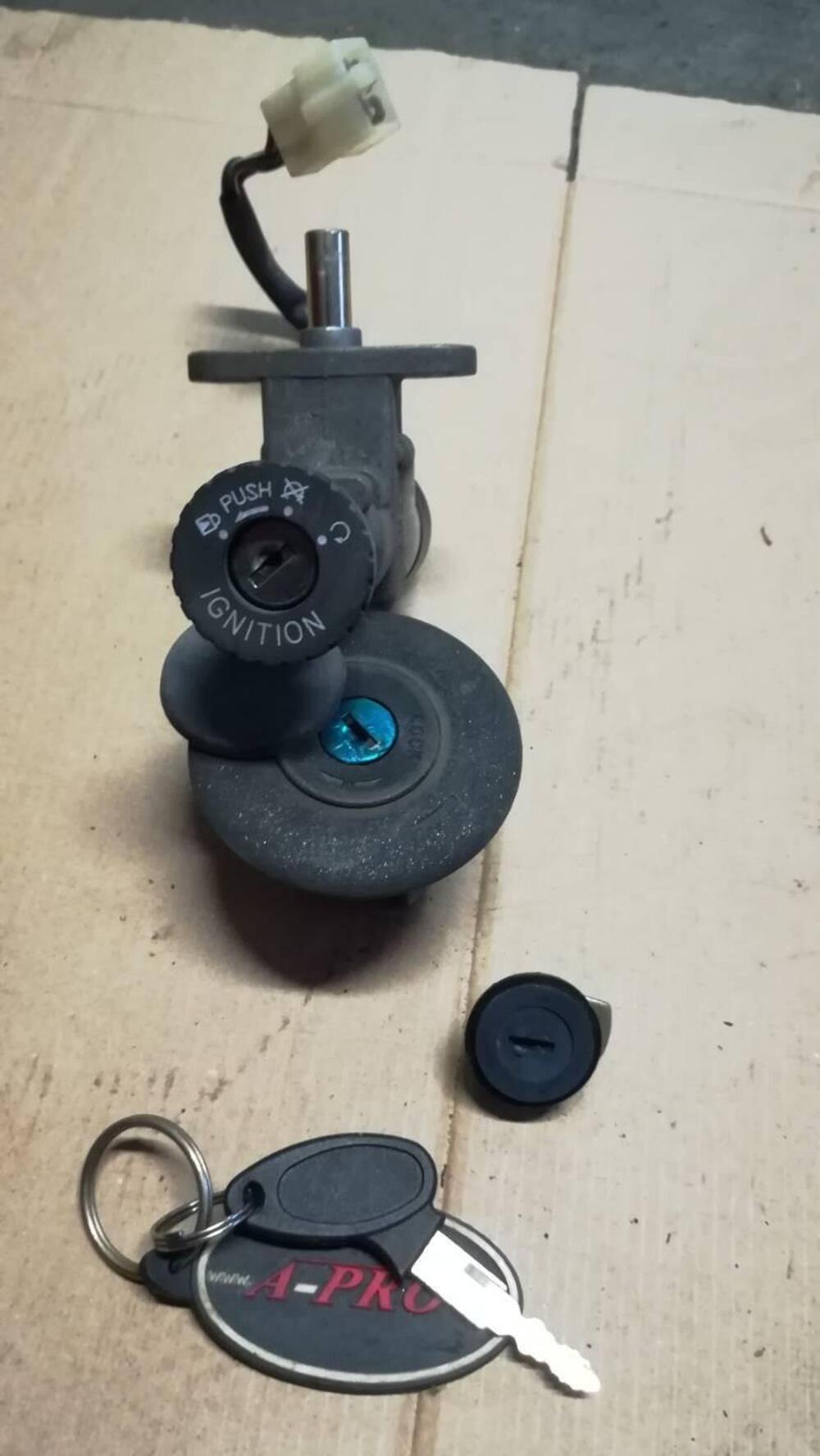 Gruppo serrature per Garelli Tiesse 50 4T (2)