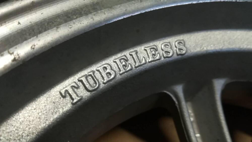 Ruota posteriore MT 3.5x12 tubelesse Garelli Tiess (5)