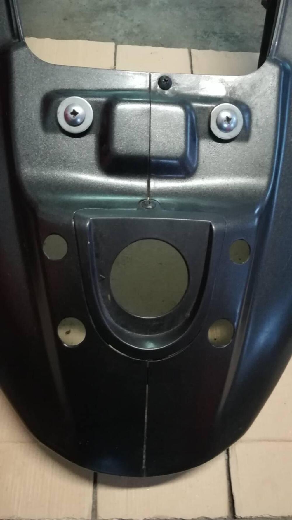 Carena posteriore graelli tiesse 50 4 T Garelli (2)