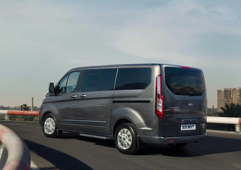 Ford Tourneo Custom (5)