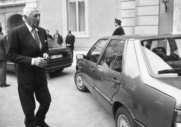 Gianni Agnelli, ecco le sue auto iconiche gli spassosi aneddoti dell'Avvocato