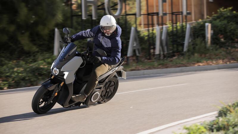 Seat M&ograve; 125 Performance: il nostro test [VIDEO e GALLERY]