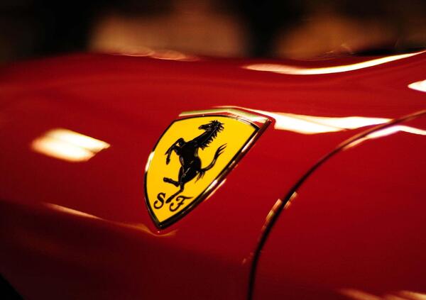 Come &quot;romba&quot; l&#039;auto elettrica della Ferrari con il nuovo brevetto per il suono