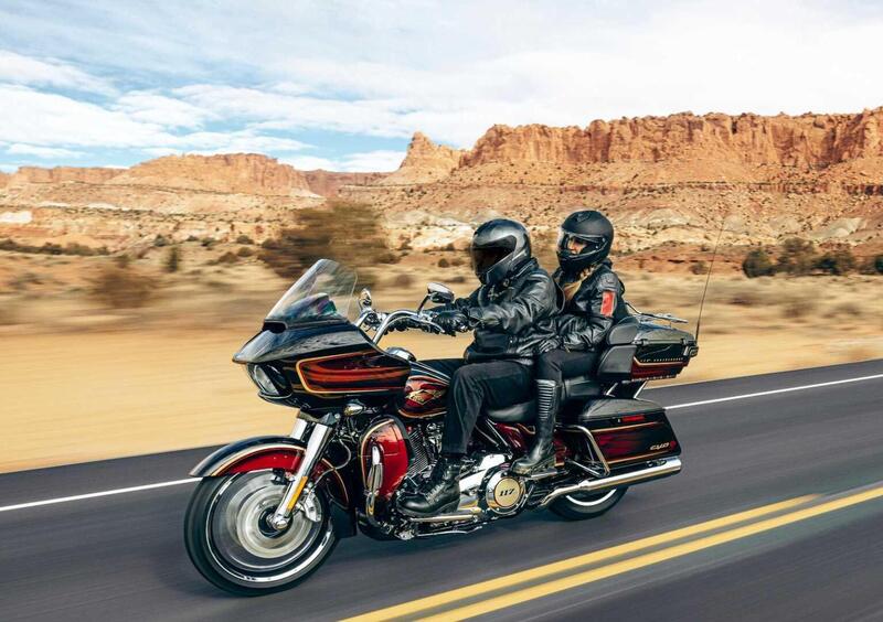 Harley-Davidson CVO - Custom Vehicle Operations CVO Road Glide Limited Anniversary (2023) (3)