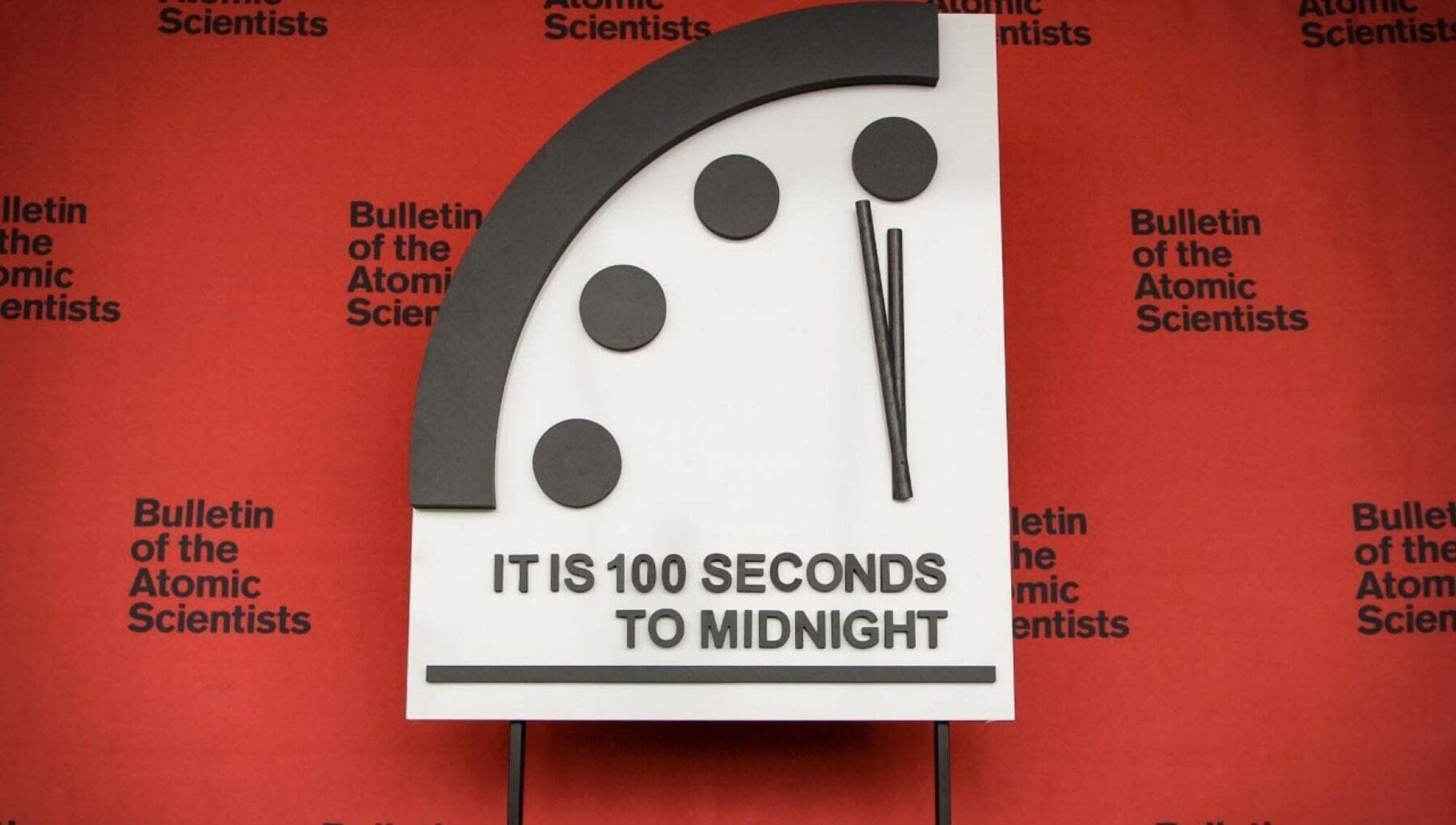 Il Doomsday Clock, l'orologio che dice quanto l'umanit&agrave; si sta avvicinando a un disastro planetario (siamo a 90 secondi)