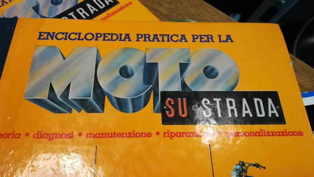 Enciclopedia pratica per la moto su strada Gruppo Editoriale Fabbri (2)