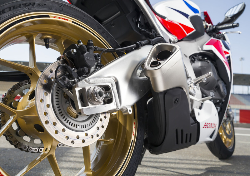 Honda CBR 1000 RR CBR 1000 RR Fireblade SP (2014 - 16) (11)