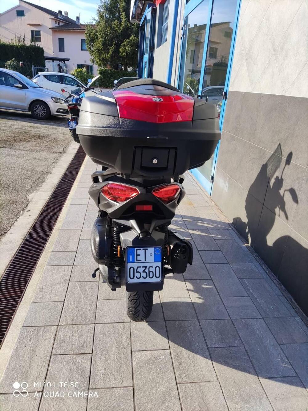 Yamaha X-Max 300 Tech Max (2020) (3)