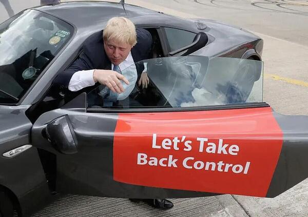 Da pessimo recensore di auto a 7 milioni per un libro, la triste (ma ricca) parabola di Boris Johnson