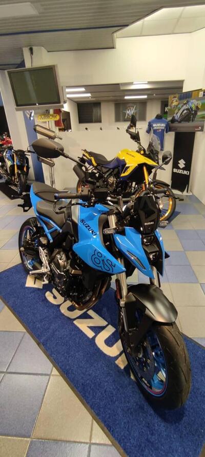 Suzuki GSX-8S (2023 - 24) nuova