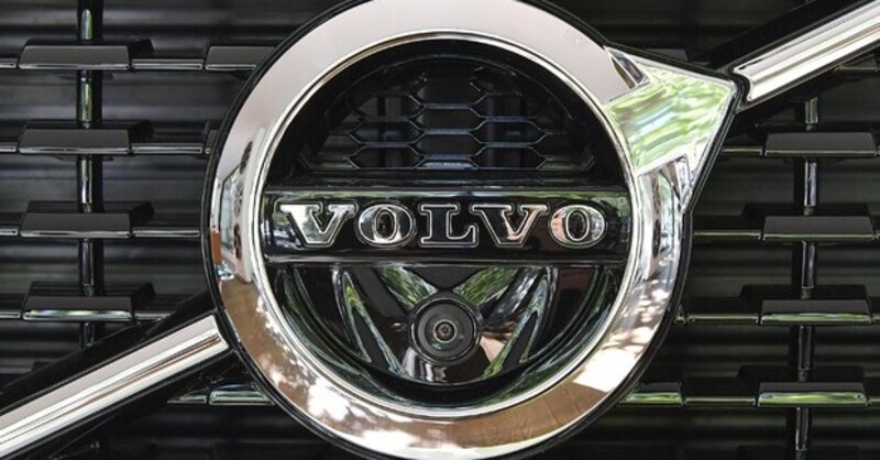 Volvo richiama 106.900 auto per problemi ai freni