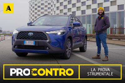 Toyota Corolla Cross, PRO e CONTRO | La pagella e i numeri della prova strumentale [Video]