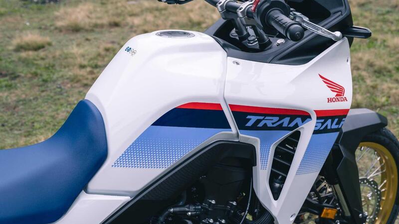 Honda Transalp XL 750: svelato il prezzo! [VIDEO]