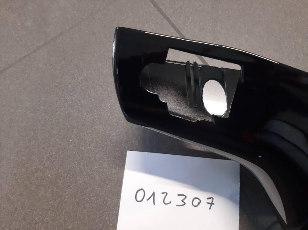 COPRIMANUBRIO ANTERIORE VESPA GTS 250/300 (2)