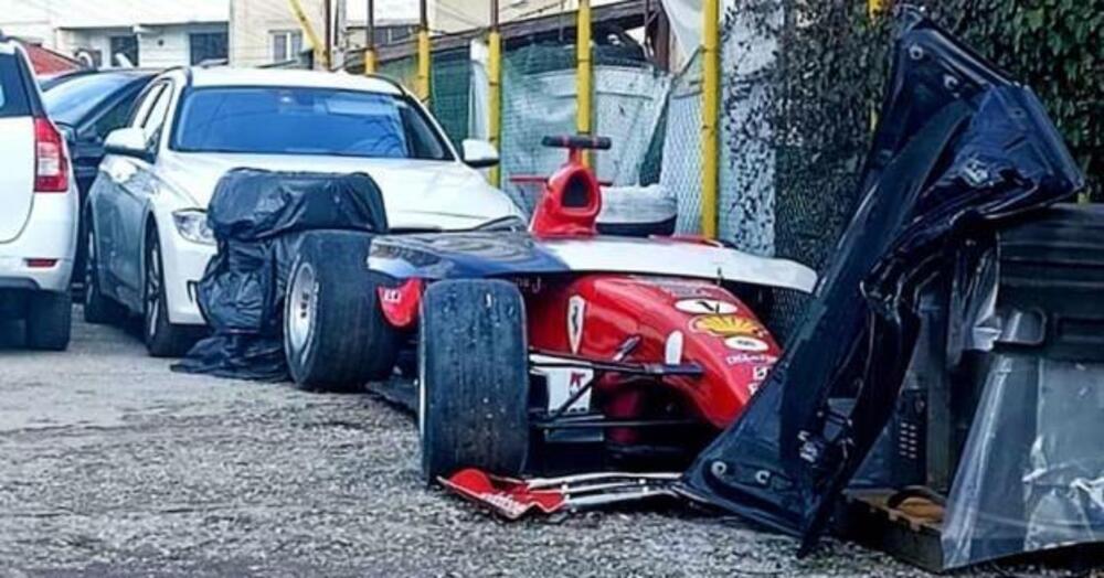Una Ferrari da Formula 1 abbandonata: la storia della foto della F2005 &quot;in discarica&quot; che ha fatto il giro del mondo