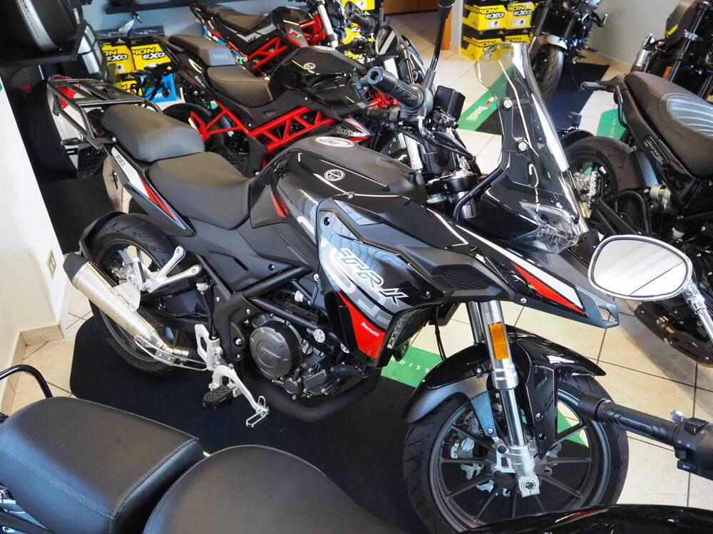 Benelli TRK 251 (2022 - 25) (2)