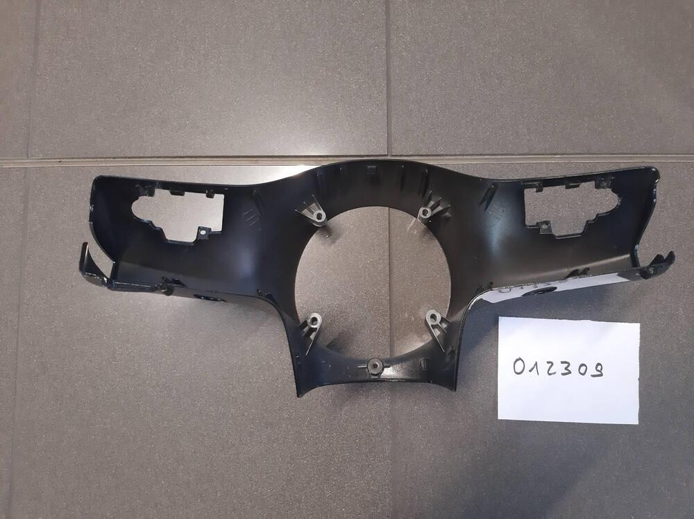 COPRIMANUBRIO ANTERIORE VESPA GTS 250/300 (3)