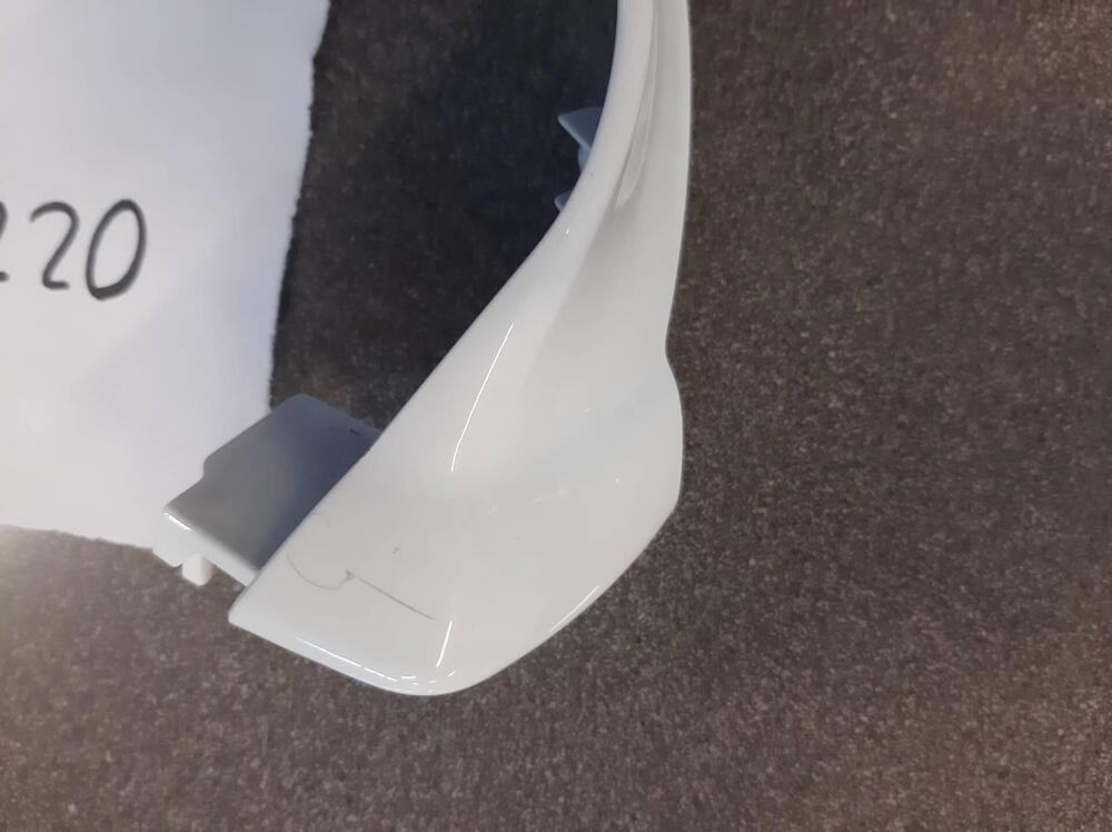 Terminale pedana/spoiler sx per Vespa GTS300 my 22 (2)