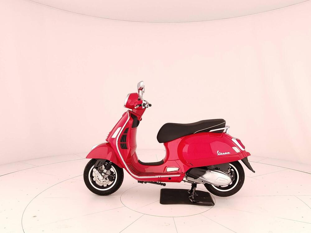 Vespa GTS 300 Super (2023 - 24) (2)