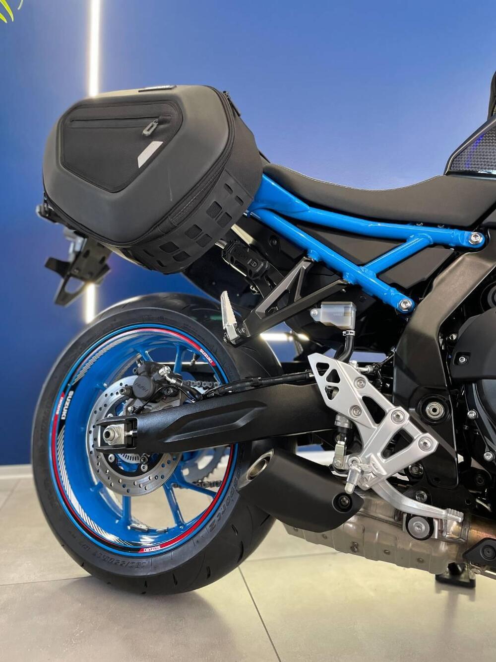 Suzuki GSX-8S (2025) (4)