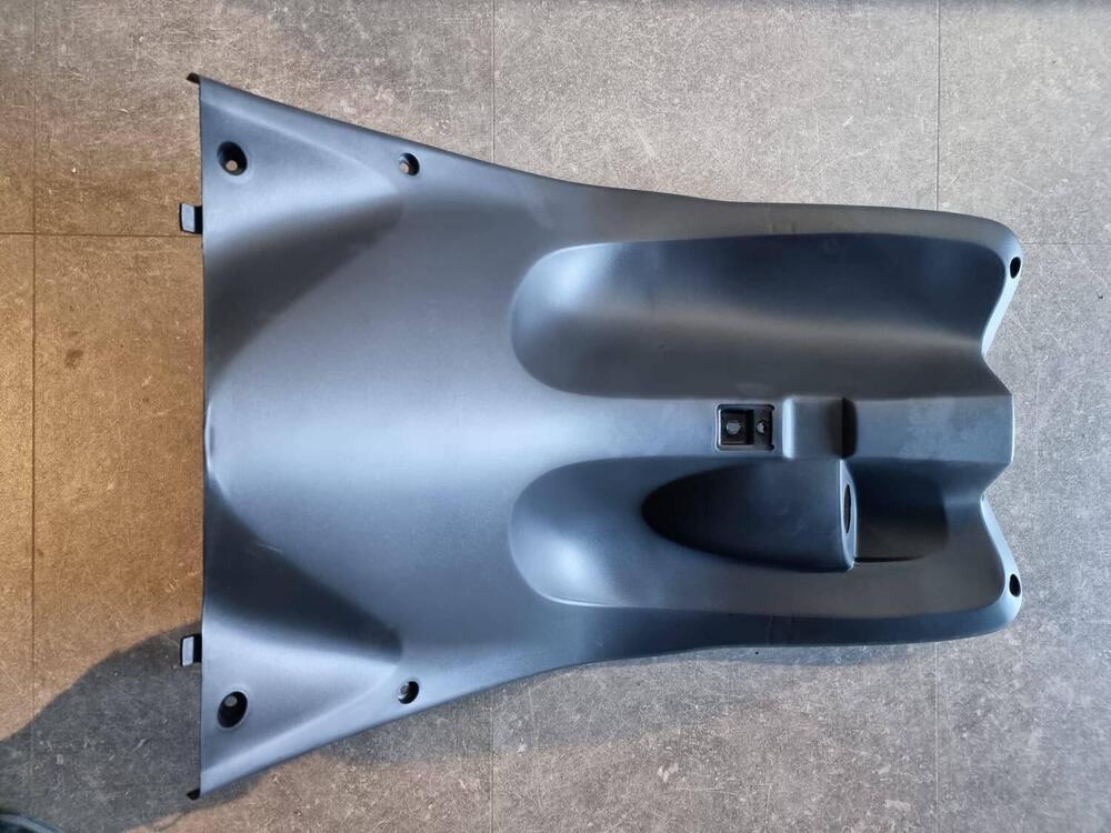 Trimboli Moto PARAGAMBE SCUDO INTERNO YAMAHA NEO'S (2)