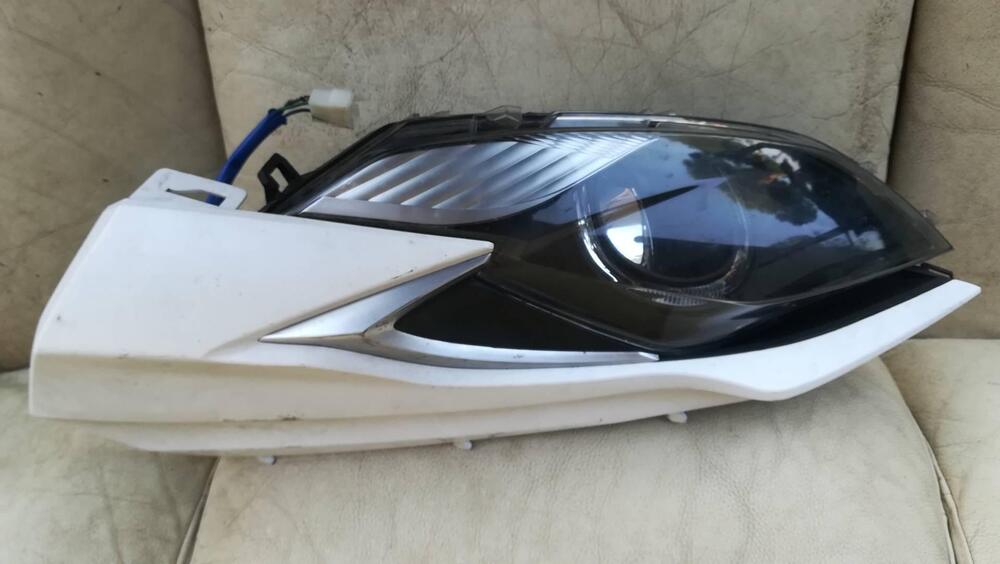 Faro fanale anteriore destro Kymco Downtown 125 /