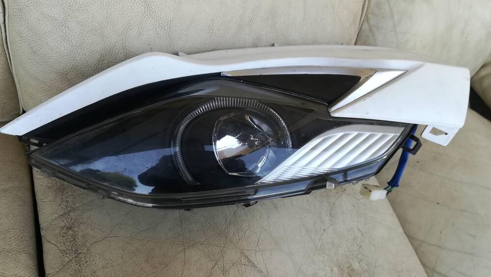 Faro fanale anteriore destro Kymco Downtown 125 / (2)