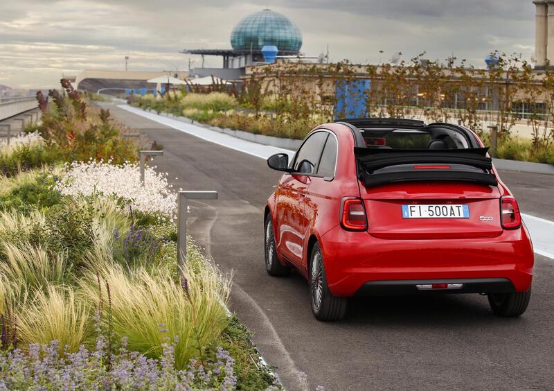 Fiat 500e elettrica: col pay per use, ricarica gratis