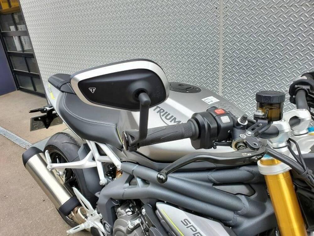 KIT SPECCHIETTI BAR END Triumph (2)