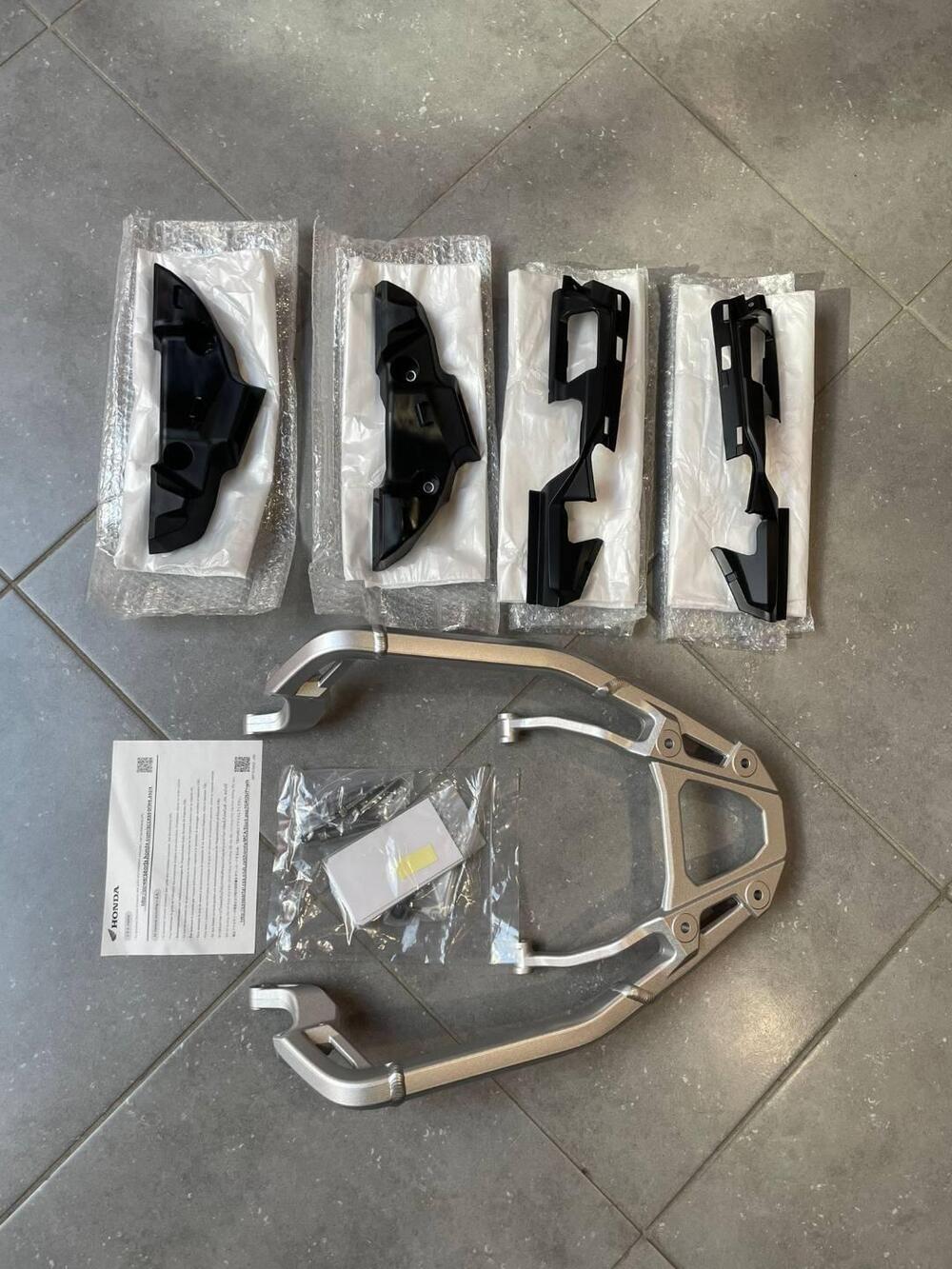 PORTAPACCHI E SUPPORTO VALIGE AFRICA TWIN 08L88-MK Honda