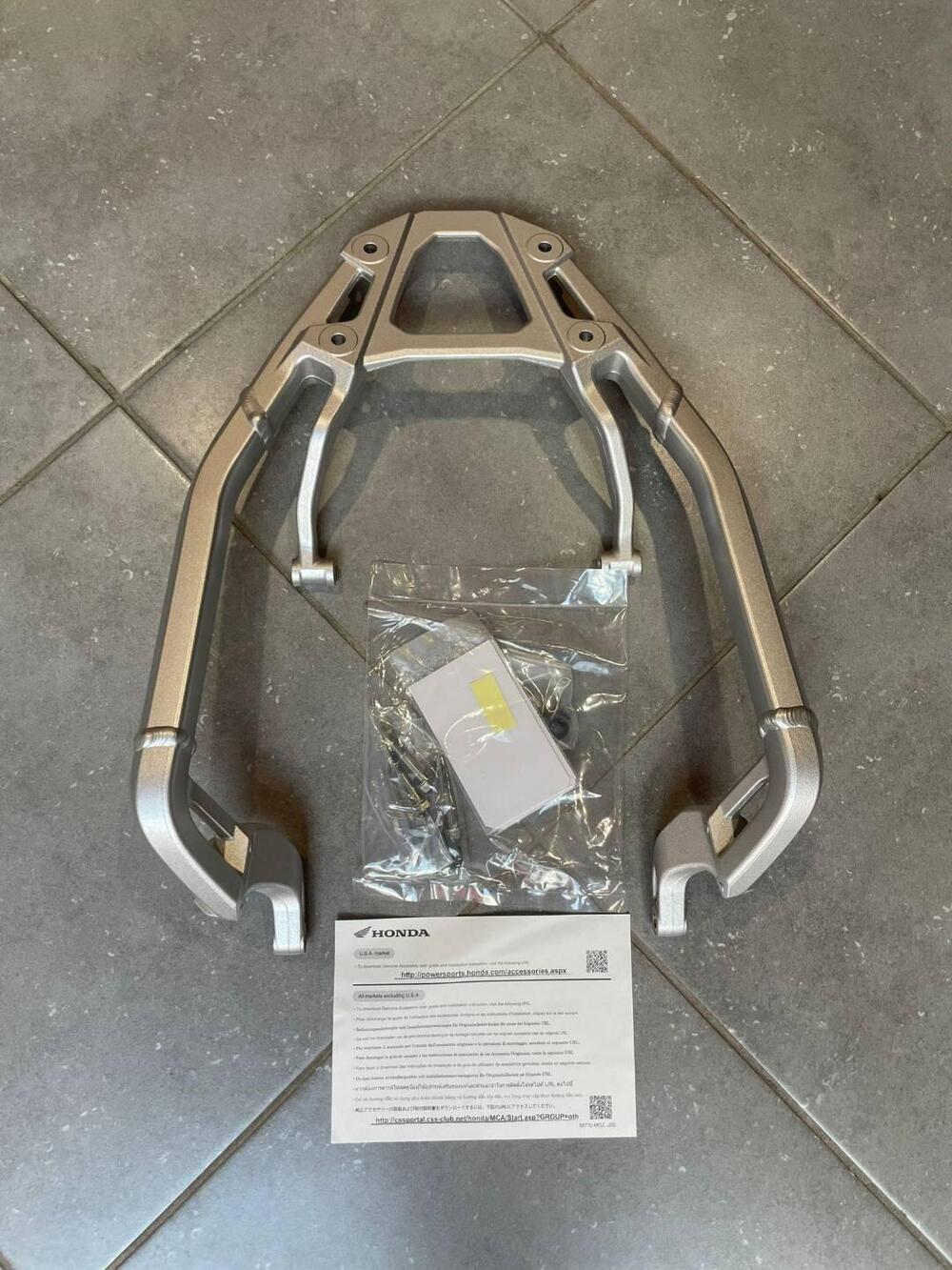 PORTAPACCHI E SUPPORTO VALIGE AFRICA TWIN 08L88-MK Honda (3)