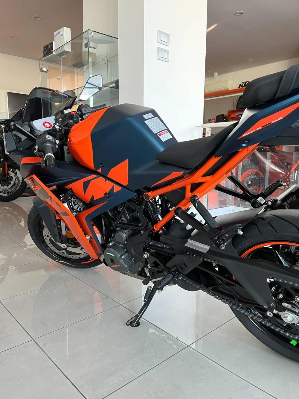 KTM RC 390 (2022 - 25) (2)