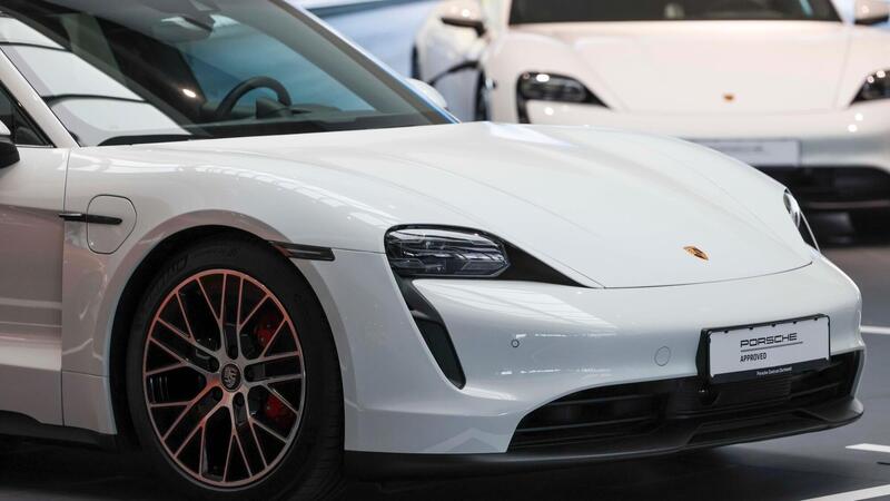 Porsche Taycan: problemi col riscaldamento nei climi freddi