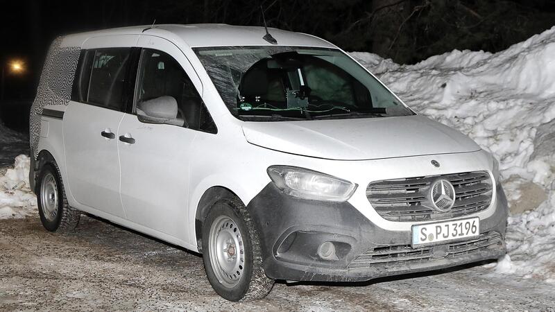 Mercedes Citan, il furgone tedesco sar&agrave; offerto ancora a gasolio [Foto Spia]