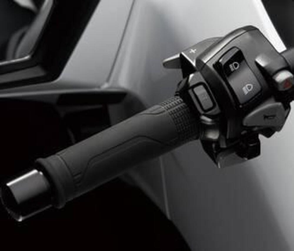 MANOPOLE RISCALDATE HONDA NC 750 X (2)