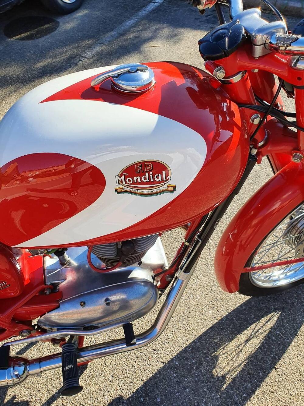 Mondial Champion 125 SPORT (6)